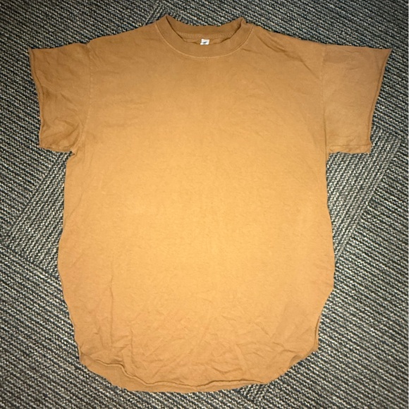 Pebby Forevee Side Slit Tee - LIKE NEW - L - Picture 1 of 3